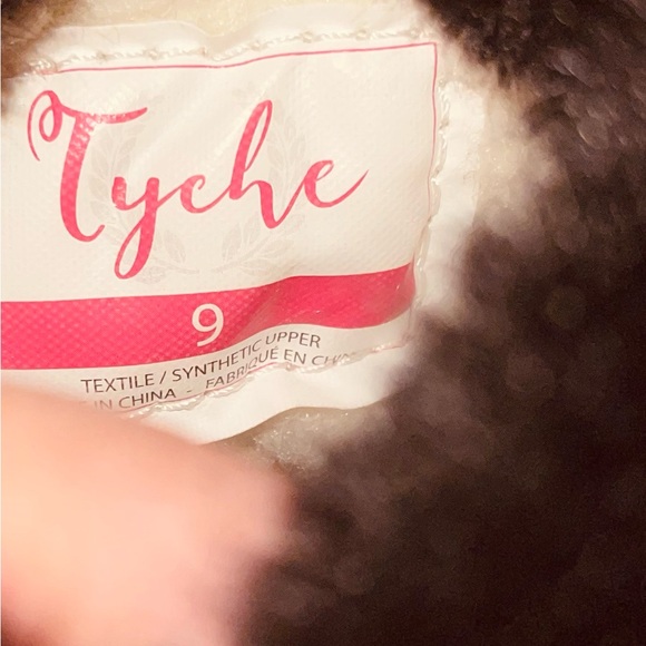 Fur lined-slip on -zip up -non slip -ankle boots - Picture 9 of 9